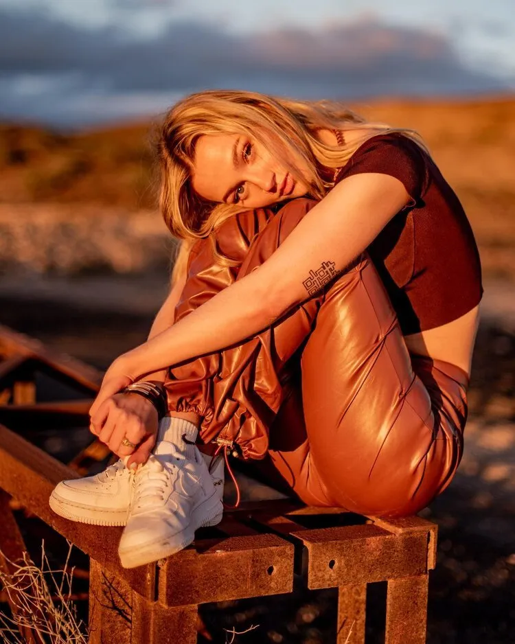 Ella J, portfolio image 17