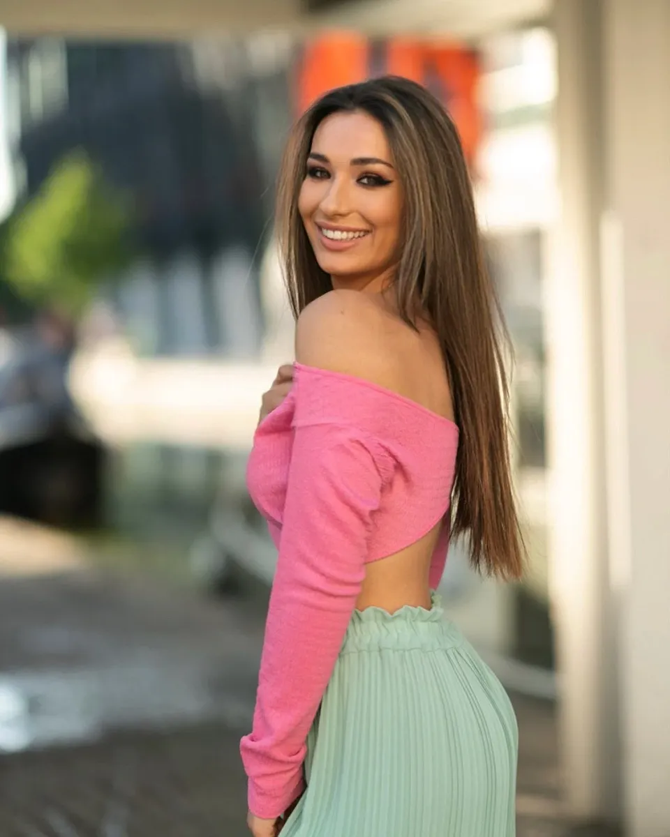 Veronica M, portfolio image 9