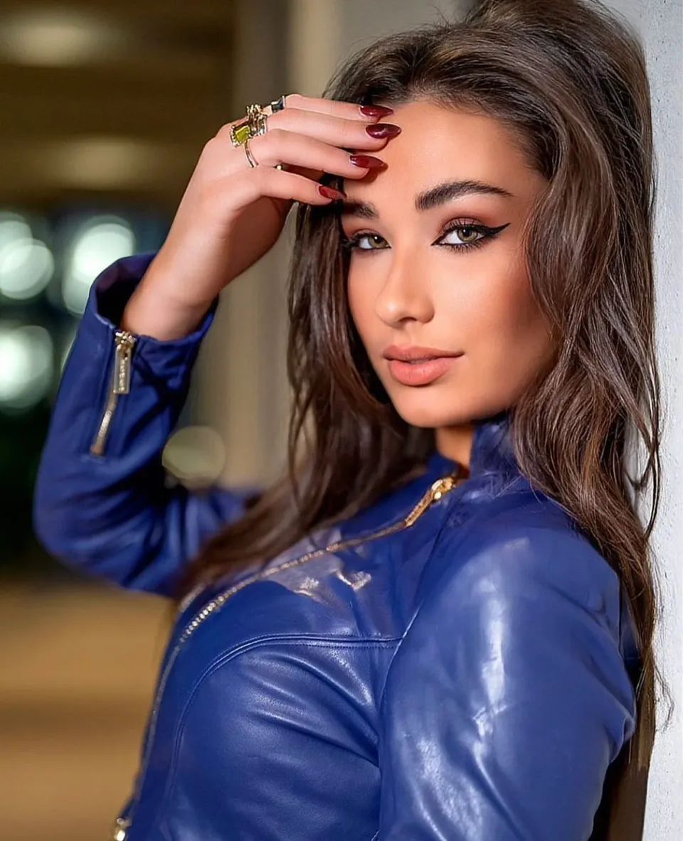 Veronica M, portfolio image 12