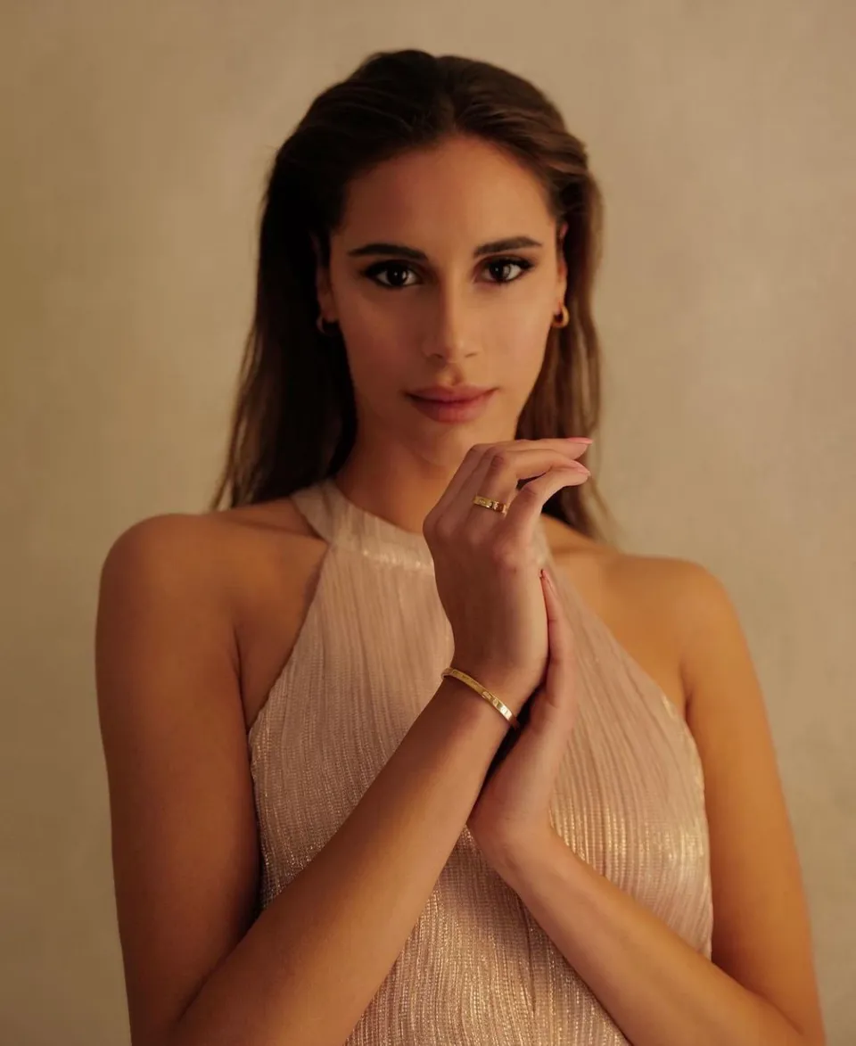 Veronica F, portfolio image 1